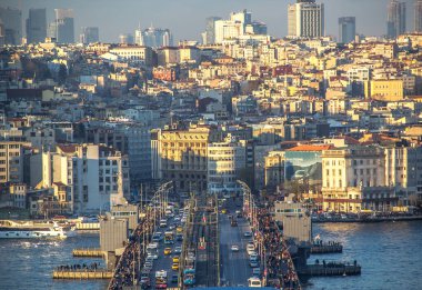 ISTANBUL, TURKEY - 5 Mart 2016; İstanbul, Galata Köprüsü ve Galata Kulesi