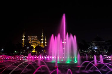 Ayasofya (Ayasofya) ve Sultan Ahmet Parkı 'ndan çeşme manzarası, İstanbul, Türkiye