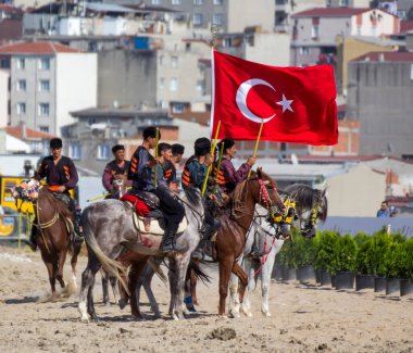 İSTANBUL, TURKEY - 13 Mayıs 2017: Etnospor Kültür Festivali Yenikapi, İstanbul, Türkiye 'deki eski Osmanlı Türkçesi kültürel etkinlikleri hakkında.