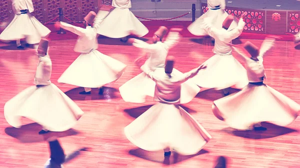 Semazen Nebo Vířící Derviš Konyo Sufi Vířící Derviš Semazen Tančí — Stock fotografie