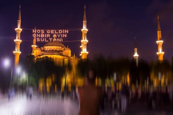 Bienvenido Sultán Once Meses Letras Colgadas Mahya Mezquita Azul Estambul —  Fotos de Stock