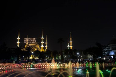 Ayasofya (Ayasofya) ve Sultan Ahmet Parkı 'ndan çeşme manzarası, İstanbul, Türkiye