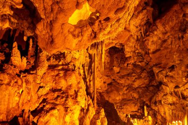 Hindi şehrindeki güzel mağara