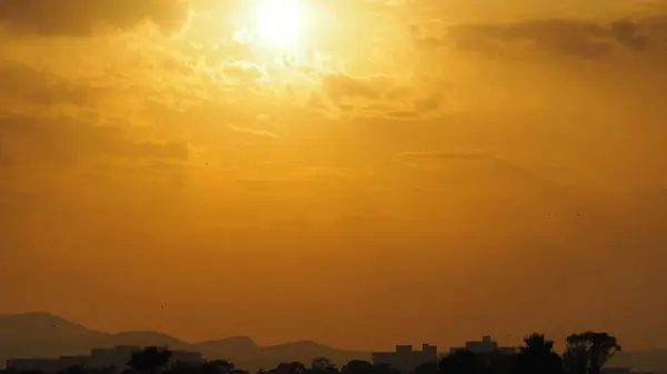 Silhueta Uma Cidade Mediterrânea Pôr Sol — Fotografia de Stock