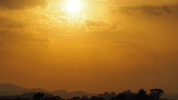 Silhueta Uma Cidade Mediterrânea Pôr Sol — Fotografia de Stock