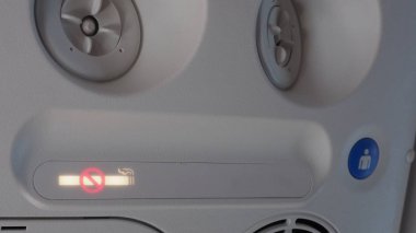 Uçağın iç. simge değil smoke.concept güvenlik.