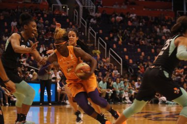 Phoenix Talking Stick Resort Arena'da Phoenix Mercury için Essence Carson bekçi,Az:Abd Temmuz 5,2019.