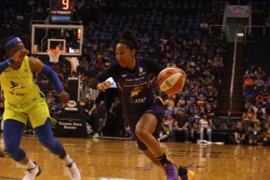 Phoenix Talking Stick Resort Arena'da Phoenix Mercury için Briann Ocak bekçi,Az / Abd Temmuz 17,2019.