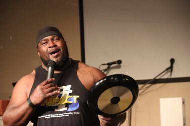 Randall Harris Joni ve Arkadaşlar yetişkin Arizona Aile Retreat Overgaard, Arizona, ABD Bison Ranch performans