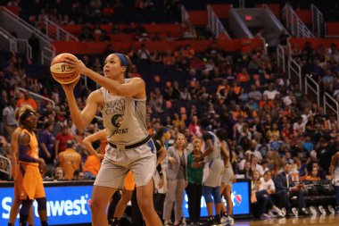 Maya Moore, Phoenix'teki Talking Stick Resort Arena'da Minnesota Lynx için öne geçti,Az/Usa 6 Eylül 2019.