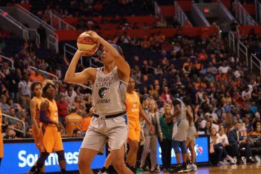 Maya Moore, Phoenix'teki Talking Stick Resort Arena'da Minnesota Lynx için öne geçti,Az/Usa 6 Eylül 2019.