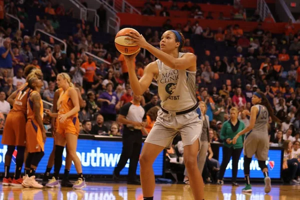 Maya Moore, Phoenix'teki Talking Stick Resort Arena'da Minnesota Lynx için öne geçti,Az/Usa 6 Eylül 2019.