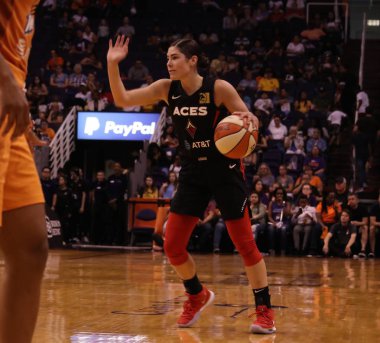 Phoenix Talking Stick Resort Arena'da Los Vegas Aces için Kelse Plum bekçi, Az / Amerika Eylül 8,2019.