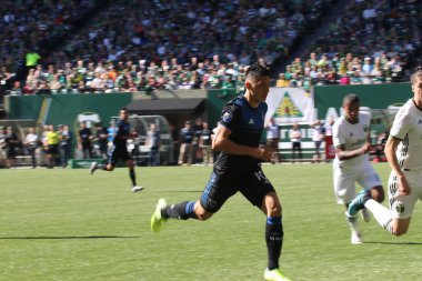 Cristian Espinoza, Portland 'daki Providence Park' taki San Jose Depremleri 'nin orta saha oyuncusu..