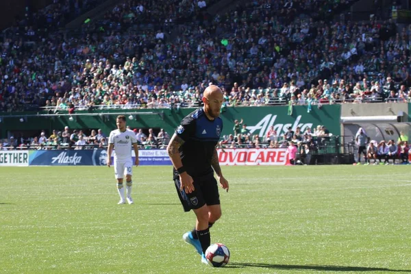 Magnus Eriksson, Portland 'daki Providence Park' taki San Jose depremlerinde orta saha oyuncusu..