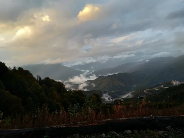 Trama Fatta Sul Sito Alta Montagna Autunno Raffigurato Montagne Nuvole — Foto Stock