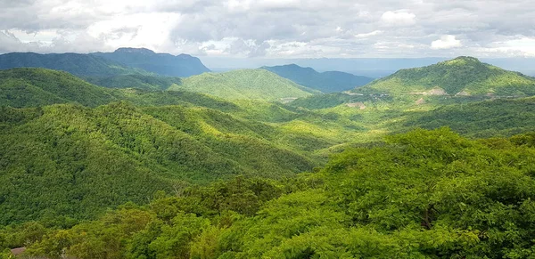 Bela Paisagem Vista Montanha Verde Com Céu Azul Nuvens Khao — Fotografia de Stock