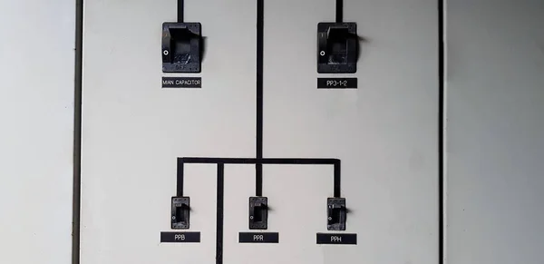 Disjuntor Principal Elétrico Preto Conecta Com Interruptor Pequeno Armário Aço — Fotografia de Stock