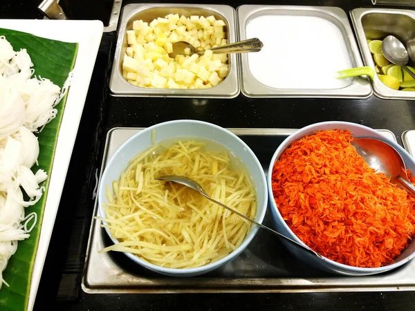 Getrocknete Garnelen Und Zutaten Für Die Zubereitung Von Thailändischem Essen — Stockfoto