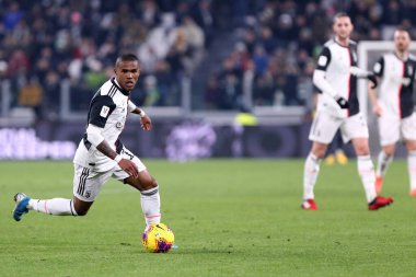 Torino, İtalya. 22 Ocak 2020. Coppa Italia 'da. Juventus Fc Roma 'ya karşı. Juventus FC 'den Douglas Costa iş başında 