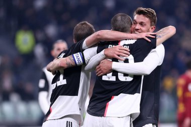 Torino, İtalya. 22 Ocak 2020. Coppa Italia 'da. Juventus Fc Roma 'ya karşı. Juventus FC 'den Leonardo Bonucci Daniele Rugani ile bir gol attıktan sonra kutluyor .
