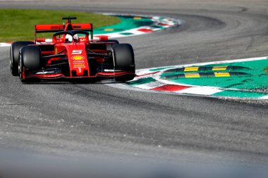 Monza, İtalya. 6-8 Eylül 2019. İtalya Formula 1 Grand Prix 'si. Scuderia Ferrari 'den Sebastian Vettel İtalya' nın Formula 1 Grand Prix 'si sırasında yolda