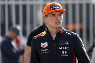 Monza, İtalya. 6-8 Eylül 2019. İtalya Formula 1 Grand Prix 'si. Aston Martin Red Bull Yarışı 'ndan Max Verstappen İtalya' nın F1 Grand Prix 'sinde çayırda
