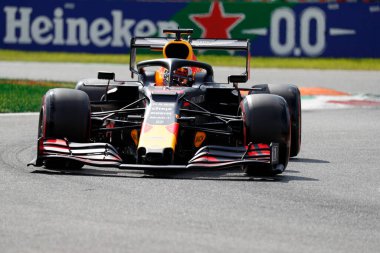 Monza, İtalya. 6-8 Eylül 2019. İtalya Formula 1 Grand Prix 'si. Aston Martin Red Bull Yarışı 'ndan Max Verstappen İtalya F1 Grand Prix elemeleri sırasında