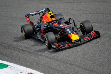 Monza, İtalya. 6-8 Eylül 2019. İtalya Formula 1 Grand Prix 'si. Aston Martin Red Bull Yarışı 'ndan Alexander Albon İtalya F1 Grand Prix elemeleri sırasında