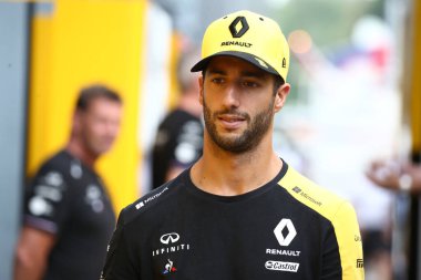 Monza, İtalya. 6-8 Eylül 2019. İtalya Formula 1 Grand Prix 'si. Renault F1 takımından Daniel Ricciardo İtalya 'nın F1 Grand Prix' sinde çayırda