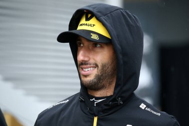 Monza, İtalya. 6-8 Eylül 2019. İtalya Formula 1 Grand Prix 'si. Renault F1 takımından Daniel Ricciardo İtalya 'nın F1 Grand Prix' sinde çayırda