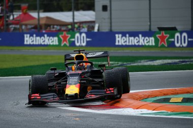 Monza, İtalya. 6-8 Eylül 2019. İtalya Formula 1 Grand Prix 'si. Aston Martin Red Bull Yarışı 'ndan Max Verstappen İtalya F1 Grand Prix antrenmanı sırasında pistte