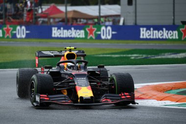 Monza, İtalya. 6-8 Eylül 2019. İtalya Formula 1 Grand Prix 'si. Aston Martin Red Bull Yarışı 'ndan Alexander Albon İtalya F1 Grand Prix antrenmanı sırasında pistte
