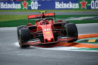 Monza, İtalya. 6-8 Eylül 2019. İtalya Formula 1 Grand Prix 'si. Scuderia Ferrari 'den Charles Leclerc İtalya F1 Grand Prix antrenmanı sırasında pistte