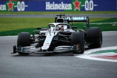 Monza, İtalya. 6-8 Eylül 2019. İtalya Formula 1 Grand Prix 'si. Mercedes AMG Petronas Motorsport 'tan Lewis Hamilton İtalya F1 Grand Prix antrenmanı sırasında pistte