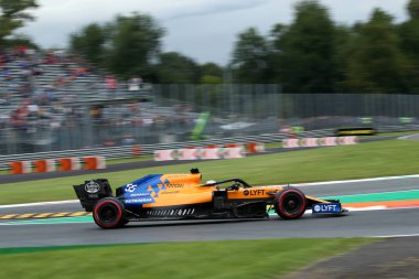 Monza, İtalya. 6-8 Eylül 2019. İtalya Formula 1 Grand Prix 'si. McLaren F1 takımından Carlos Sainz Jr İtalya F1 Grand Prix antrenmanı sırasında pistte.