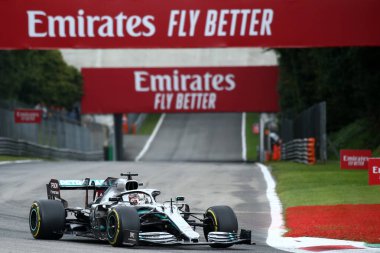 Monza, İtalya. 6-8 Eylül 2019. İtalya Formula 1 Grand Prix 'si. Mercedes AMG Petronas Motorsport 'tan Lewis Hamilton İtalya F1 Grand Prix antrenmanı sırasında pistte