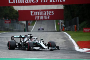 Monza, İtalya. 6-8 Eylül 2019. İtalya Formula 1 Grand Prix 'si. Mercedes AMG Petronas Motorsport 'tan Lewis Hamilton İtalya F1 Grand Prix antrenmanı sırasında pistte