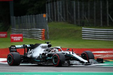 Monza, İtalya. 6-8 Eylül 2019. İtalya Formula 1 Grand Prix 'si. Mercedes AMG Petronas Motorsport 'tan Lewis Hamilton İtalya F1 Grand Prix antrenmanı sırasında pistte