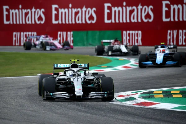 Monza, İtalya. 6-8 Eylül 2019. İtalya Formula 1 Grand Prix 'si. Mercedes AMG Petronas Motorsport 'tan Valtteri Bottas İtalya F1 Grand Prix antrenmanı sırasında pistte