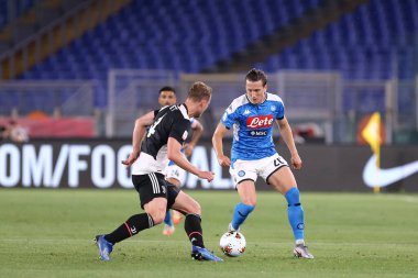 Roma. İtalya. 17 Haziran 2020. İtalya Kupası Finali. Ssc Napoli, Juventus Fc 'ye karşı. Ssc Napoli 'den Piotr Zielinski iş başında .   