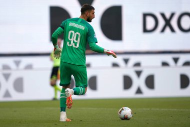 Milano (İtalya) 28 Haziran 2020. Ac Milan ile As Roma arasındaki A Serisi karşılaşmasında Ac Milan 'dan Gianluigi Donnarumma. 