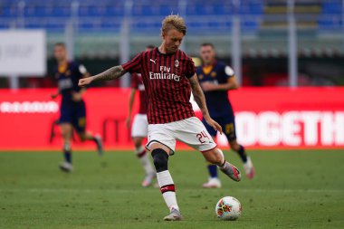 Milano (İtalya) 28 Haziran 2020. Ac Milan 'dan Simon Kjaer, Ac Milan ile As Romanlar arasında oynanan Serie A karşılaşmasında. 
