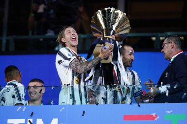 Torino (İtalya) 01 Ağustos 2020. İtalyan Serisi A. Juventus Fc Roma 'ya karşı. Juventus FC 'den Federico Bernardeschi, 2019-2020 Serie A Şampiyonasını kazandıktan sonra kutlama yaptı.  