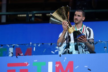 Torino (İtalya) 01 Ağustos 2020. İtalyan Serisi A. Juventus Fc Roma 'ya karşı. Juventus FC 'den Leonardo Bonucci 2019-2020 Serie A Şampiyonasını kazandıktan sonra kutlama yaptı 