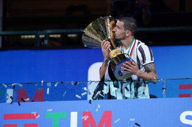 Torino (İtalya) 01 Ağustos 2020. İtalyan Serisi A. Juventus Fc Roma 'ya karşı. Juventus FC 'den Leonardo Bonucci 2019-2020 Serie A Şampiyonasını kazandıktan sonra kutlama yaptı 