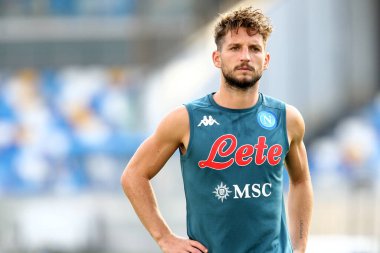 Ssc Napoli 'den Mertens Ssc Napoli ile Pescara Calcio arasında oynanan dostluk maçında
