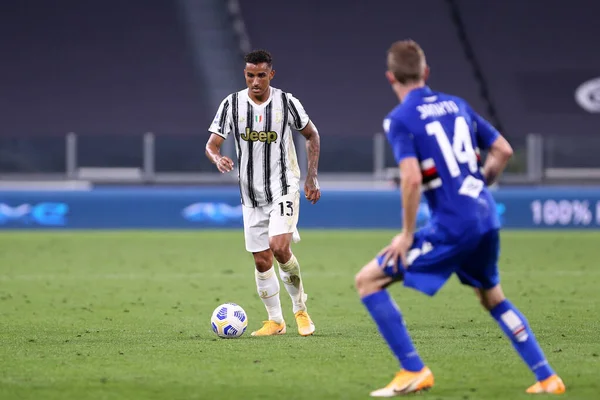 Torino, İtalya. 20 Eylül 2020. Juventus FC 'den İtalyan Serie A. Danilo, Juventus Fc ve Uc Sampdoria arasında oynanan Serie A maçı sırasında hareket halindedir..   