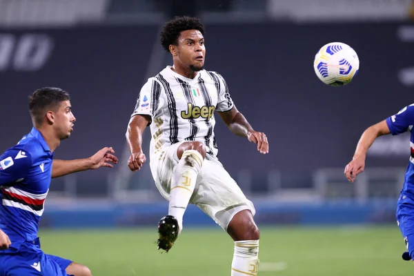 Torino, İtalya. 20 Eylül 2020. Juventus FC 'den İtalyan Serie A. Weston McKennie, Juventus Fc ve Uc Sampdoria arasında oynanan Serie A maçı sırasında hareket halindedir..   