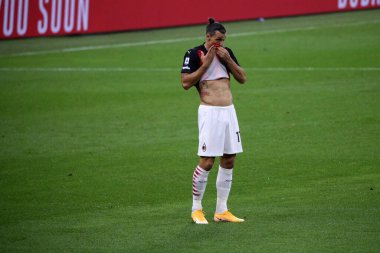 Milano, İtalya. 21 Eylül 2020. Ac Milan ile Bologna Fc arasında oynanan Serie A karşılaşmasında İtalyan Serie A. Zlatan Ibrahimoviç Ac Milan 'da mücadele etti..  